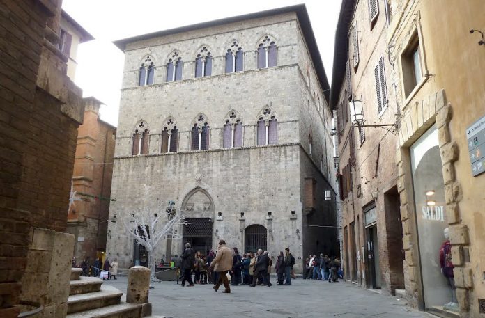 Siena Palazzo Tolomei