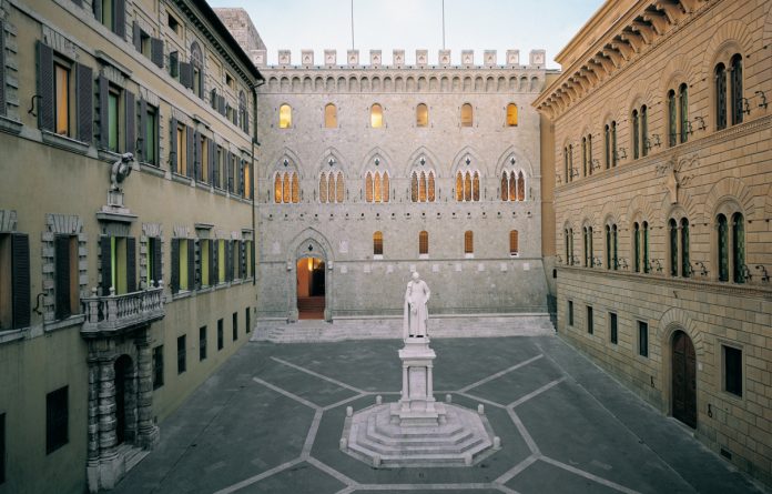 Siena Palazzo Salimbeni