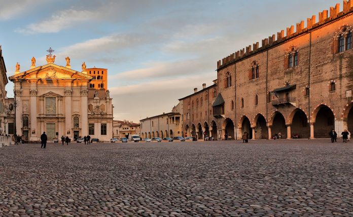 Mantova Piazza Sordello