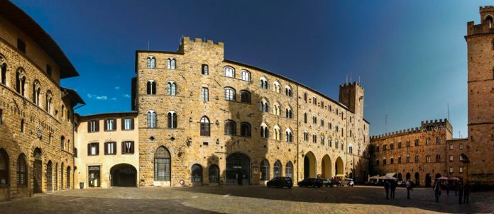 Volterra Piazza dei Priori