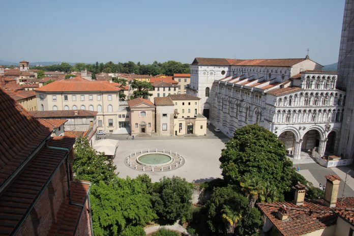 Lucca Piazza Antelminelli