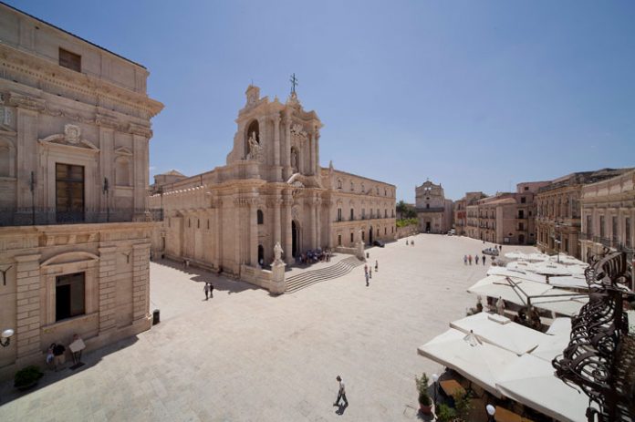 Siracusa Piazza Duomo