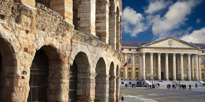 Verona Palazzo Barbieri e Arena