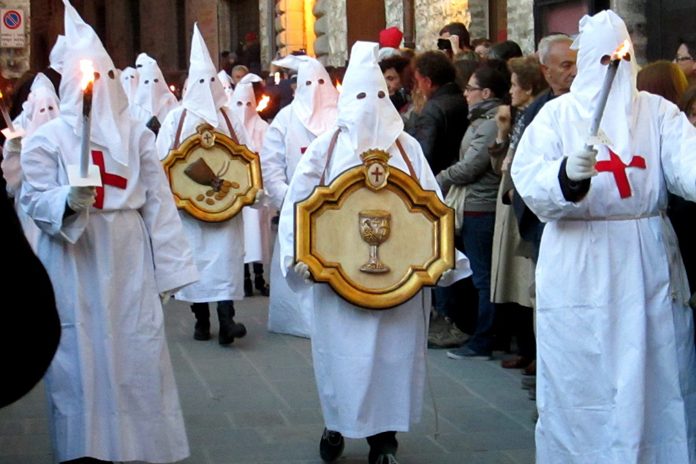 Gubbio Processione Cristo Morto