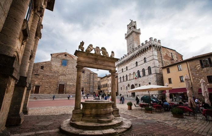 Montepulciano Piazza Grande