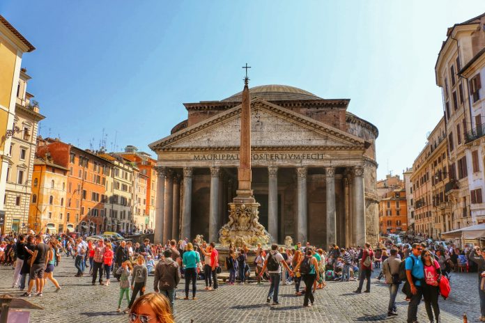 Roma Pantheon Fontana