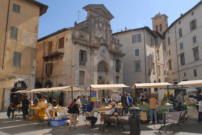 Spoleto Piazza del Mercato