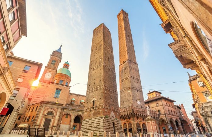 Bologna Torri Asinelli e Garisenda