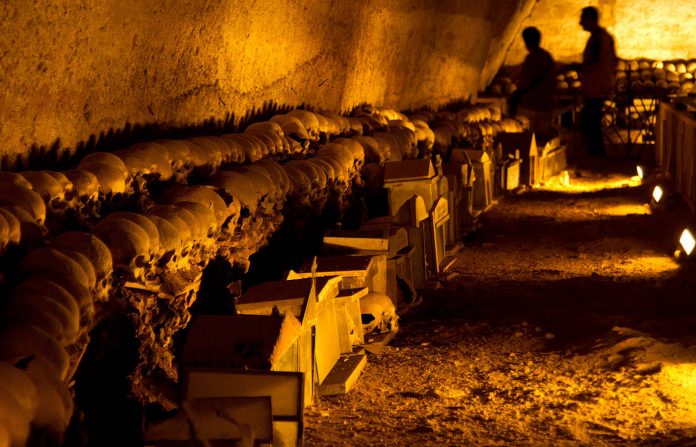 Napoli Cimitero Fontanelle