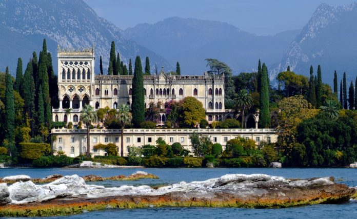 Isola di Garda Villa De Ferrari