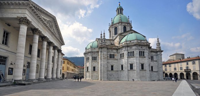 Como Piazza del Duomo