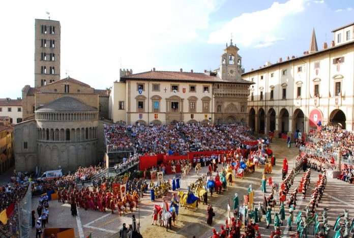 Arezzo Piazza Grande Giostra Saracino