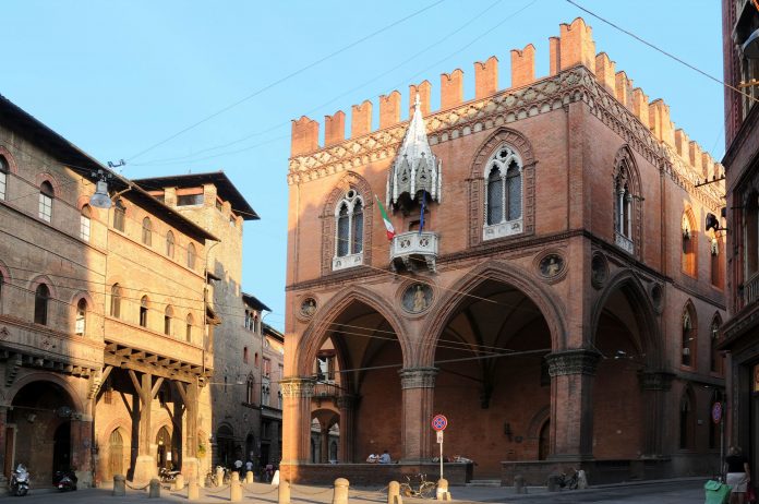 Bologna Palazzo della Mercanzia