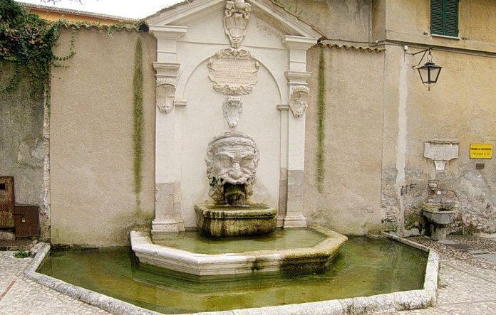 Spoleto Fontana del Mascherone