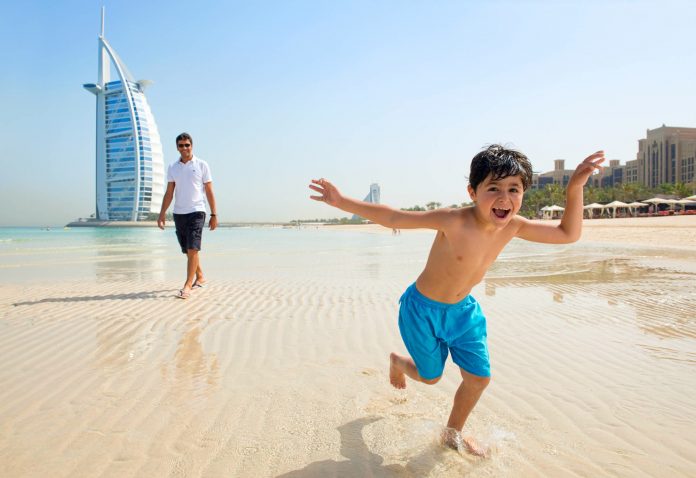 Dubai Madinat Jumeirah (private beach - children activity)