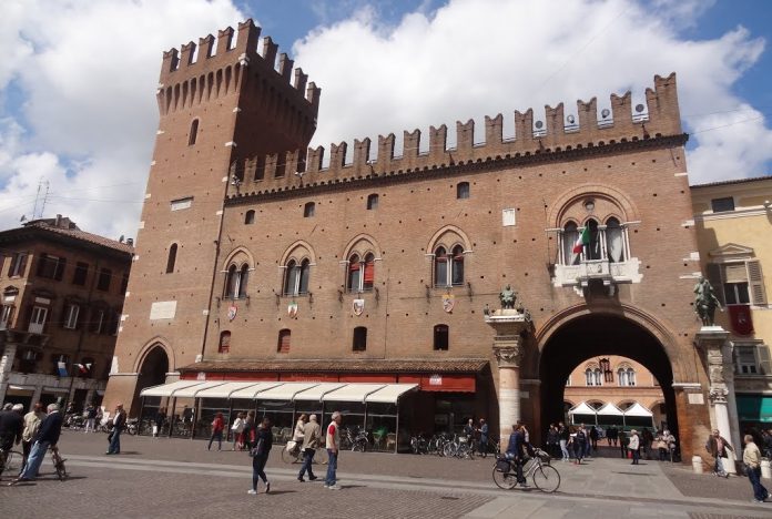 Ferrara Palazzo Municipio