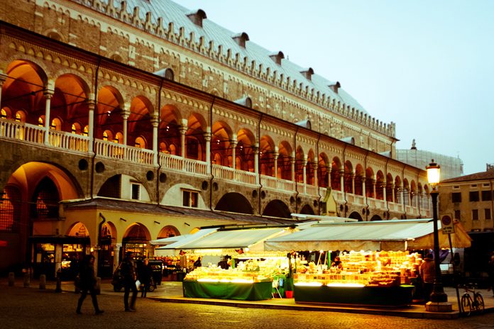 Padova Piazza Frutta