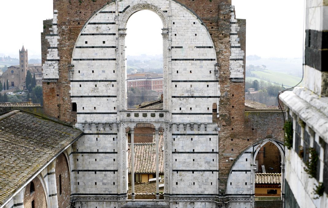 Duomo Di Siena Muro Interrotto