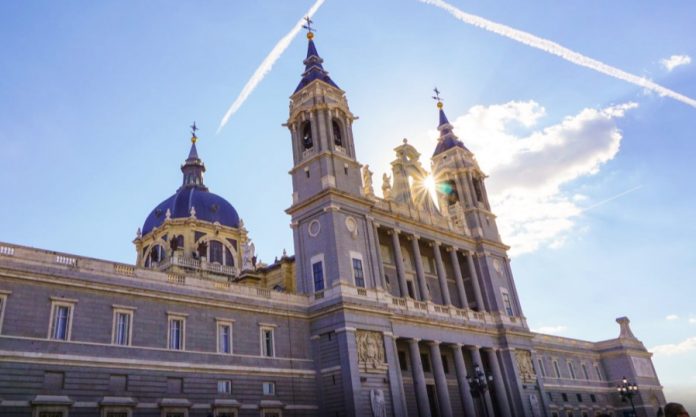 cattedrale Almudena madrid luoghi da visitare